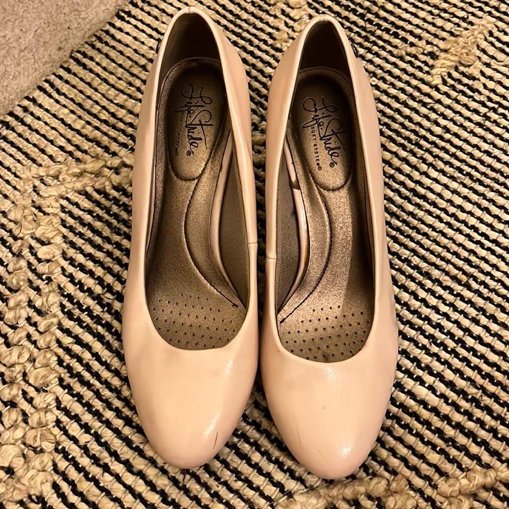 Pink pumps